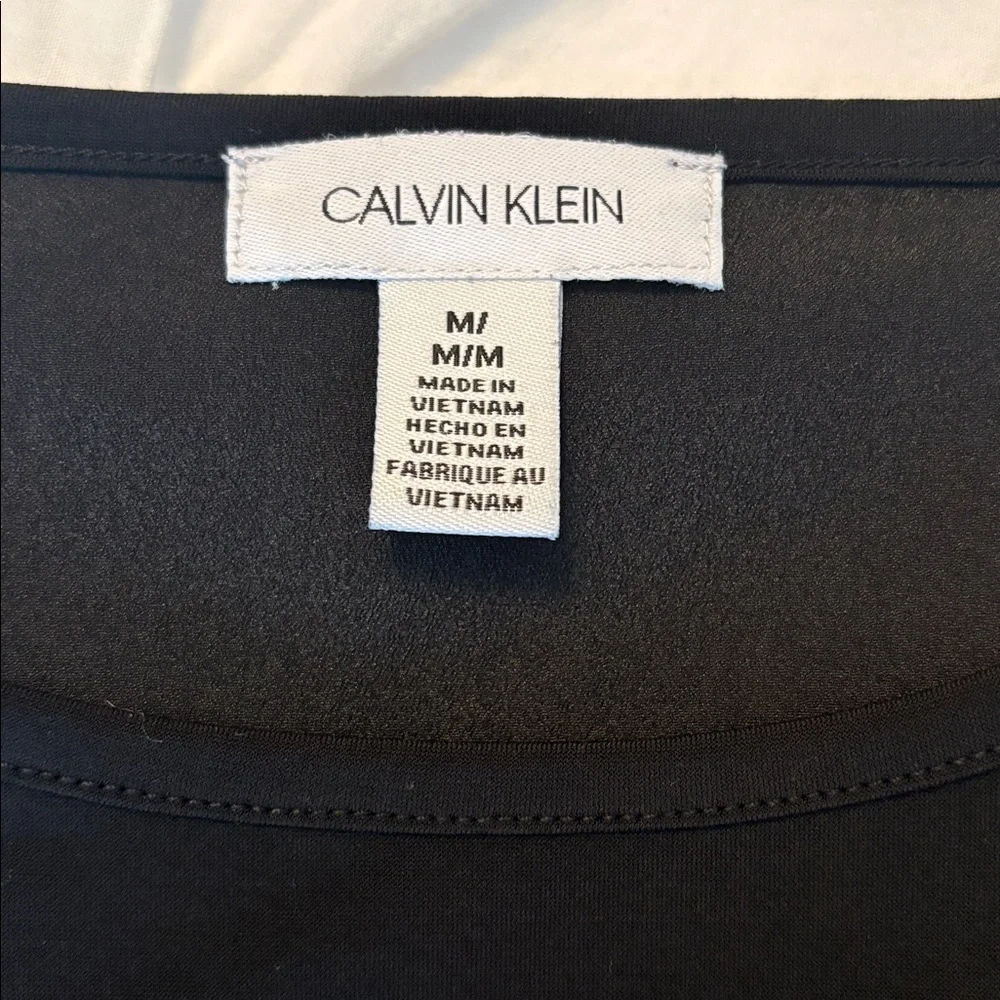 Calvin Klein Tee - Picture 2 of 4